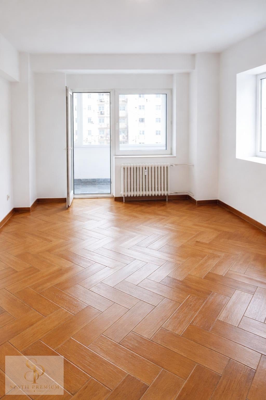 Apartament 3 camere, Bd Decebal, stradal