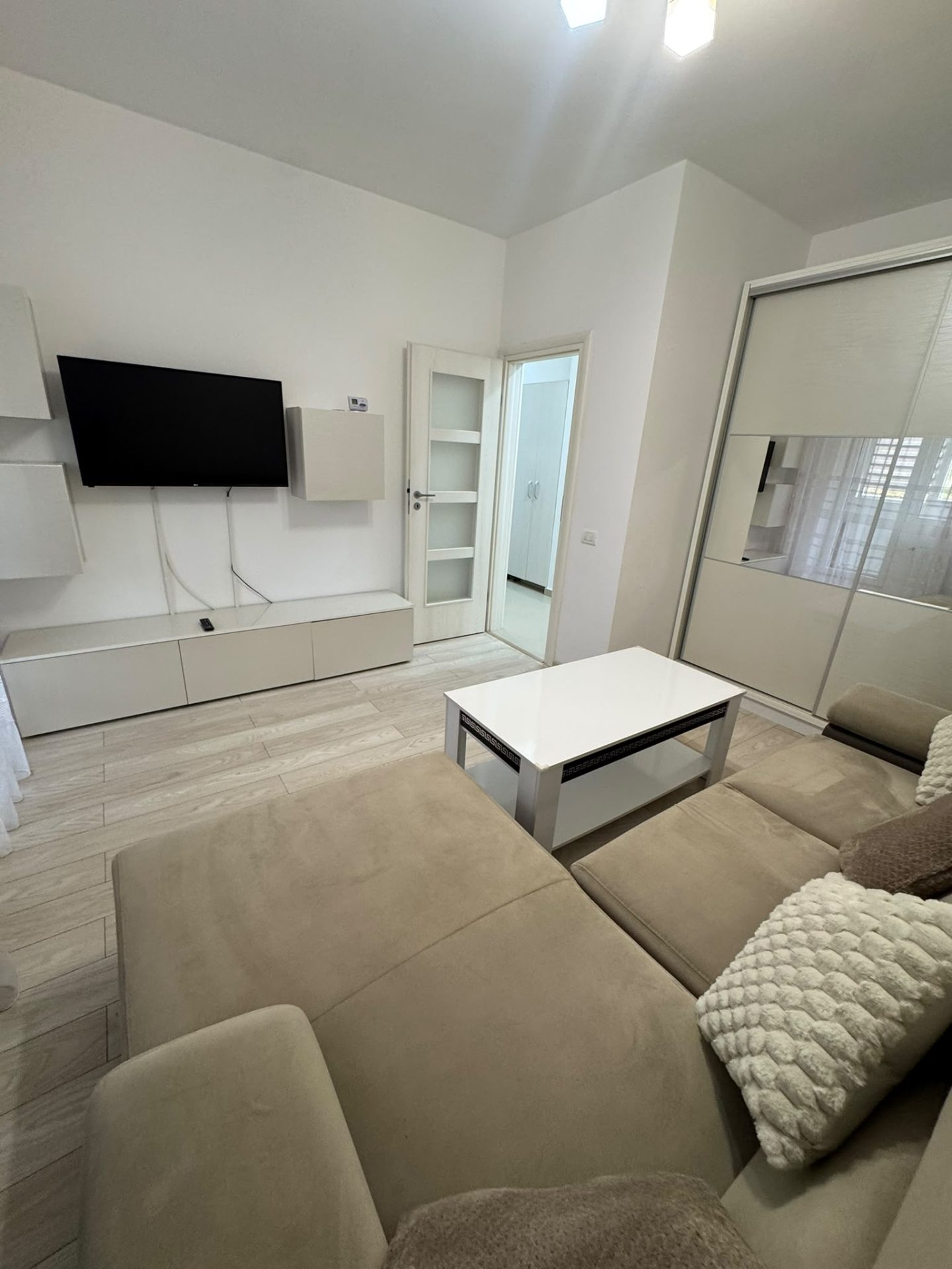 Apartament 2 camere | Decomandat | Centrală proprie | Parcare gratuită
